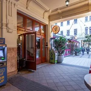 Explore From A Luxurious Cozy Budapest